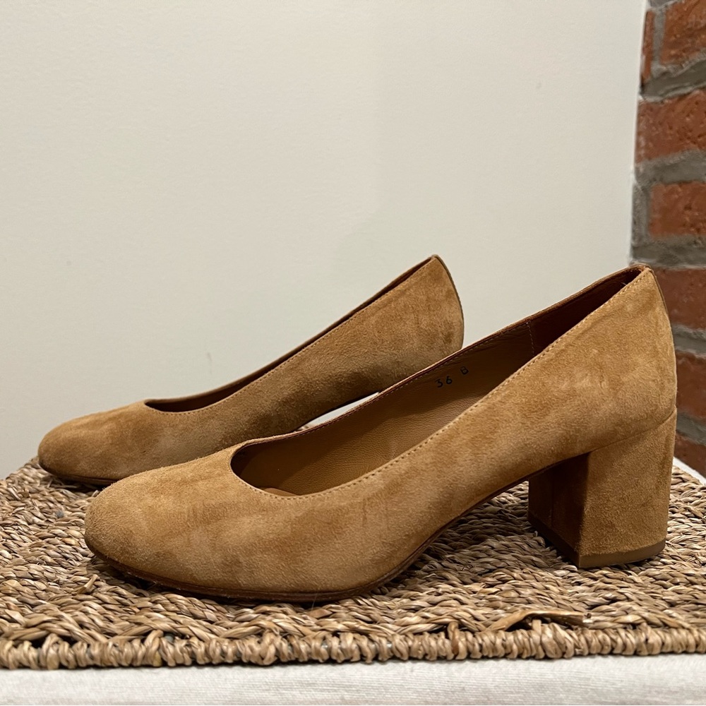 Margaux block heel in camel size 6